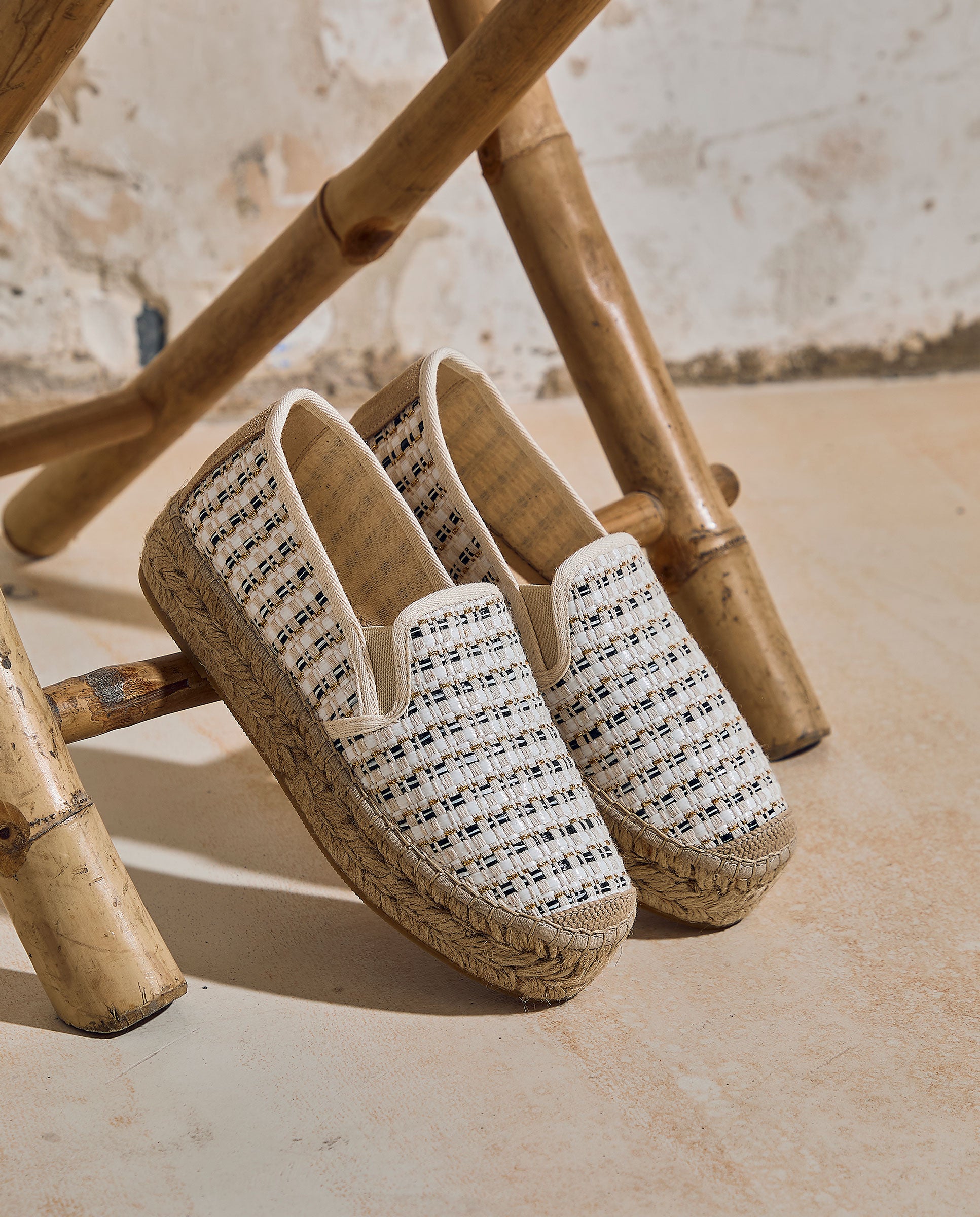 Slipper en Chanel Chic crudo Merde Doble