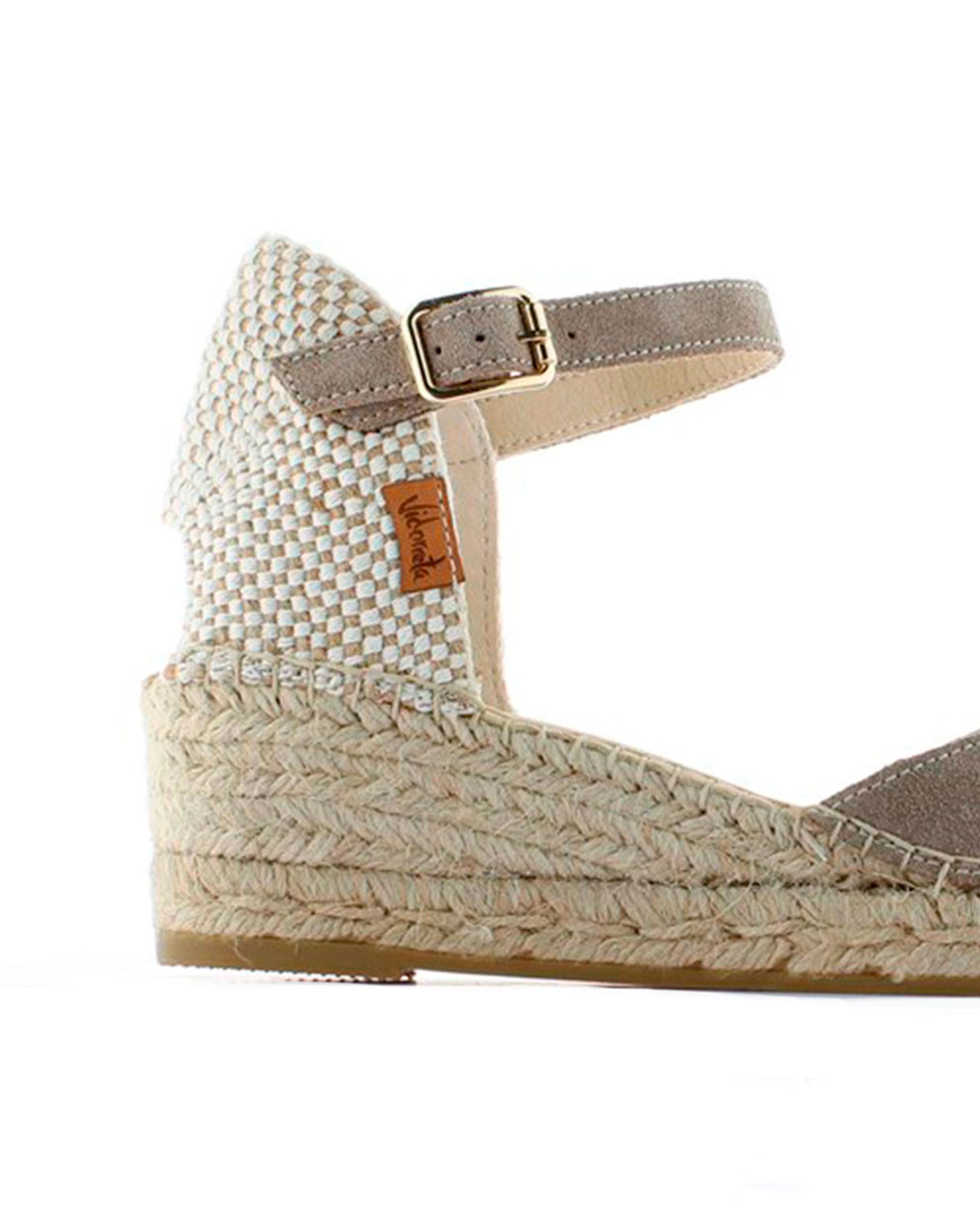 Sandalia traba en serraje taupe Tomillo