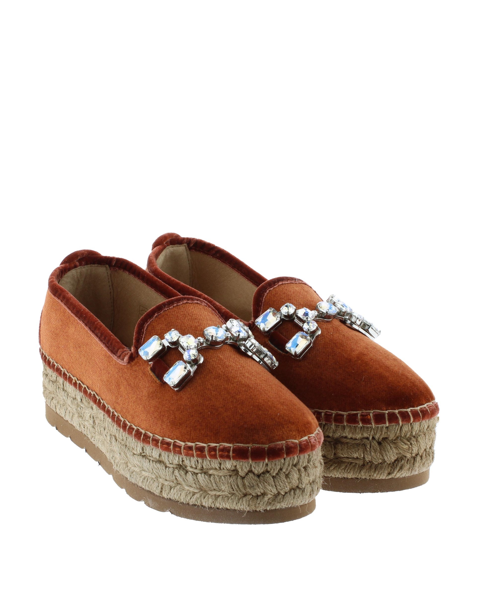 Slipper detail in Merce Doble tile velvet