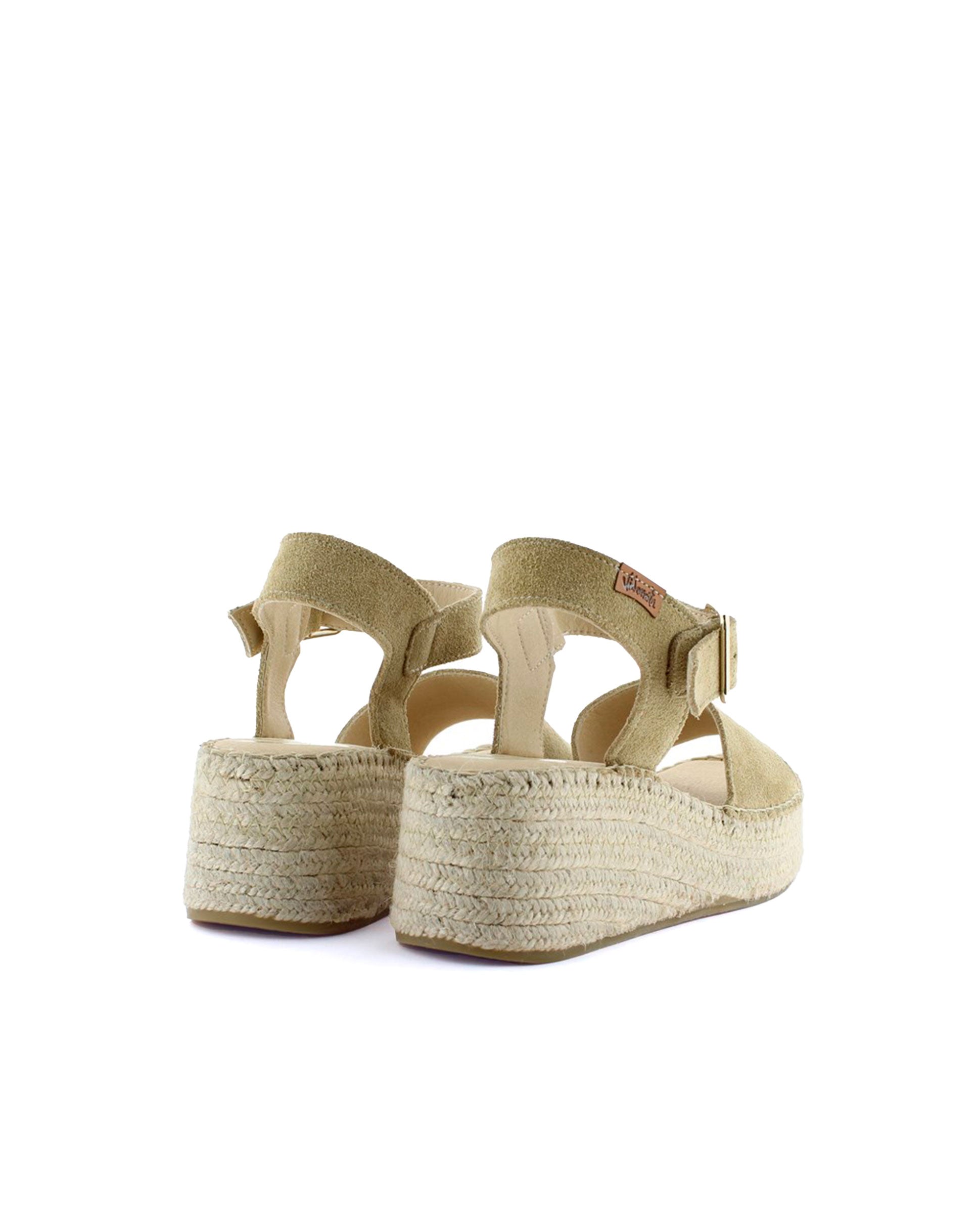 Sandalia hebilla en serraje tierra Vinci