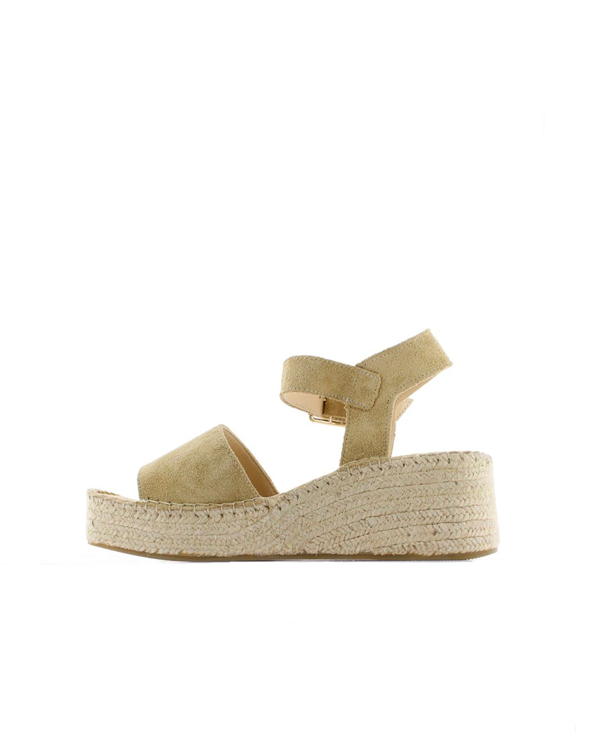 Sandalia hebilla en serraje tierra Vinci