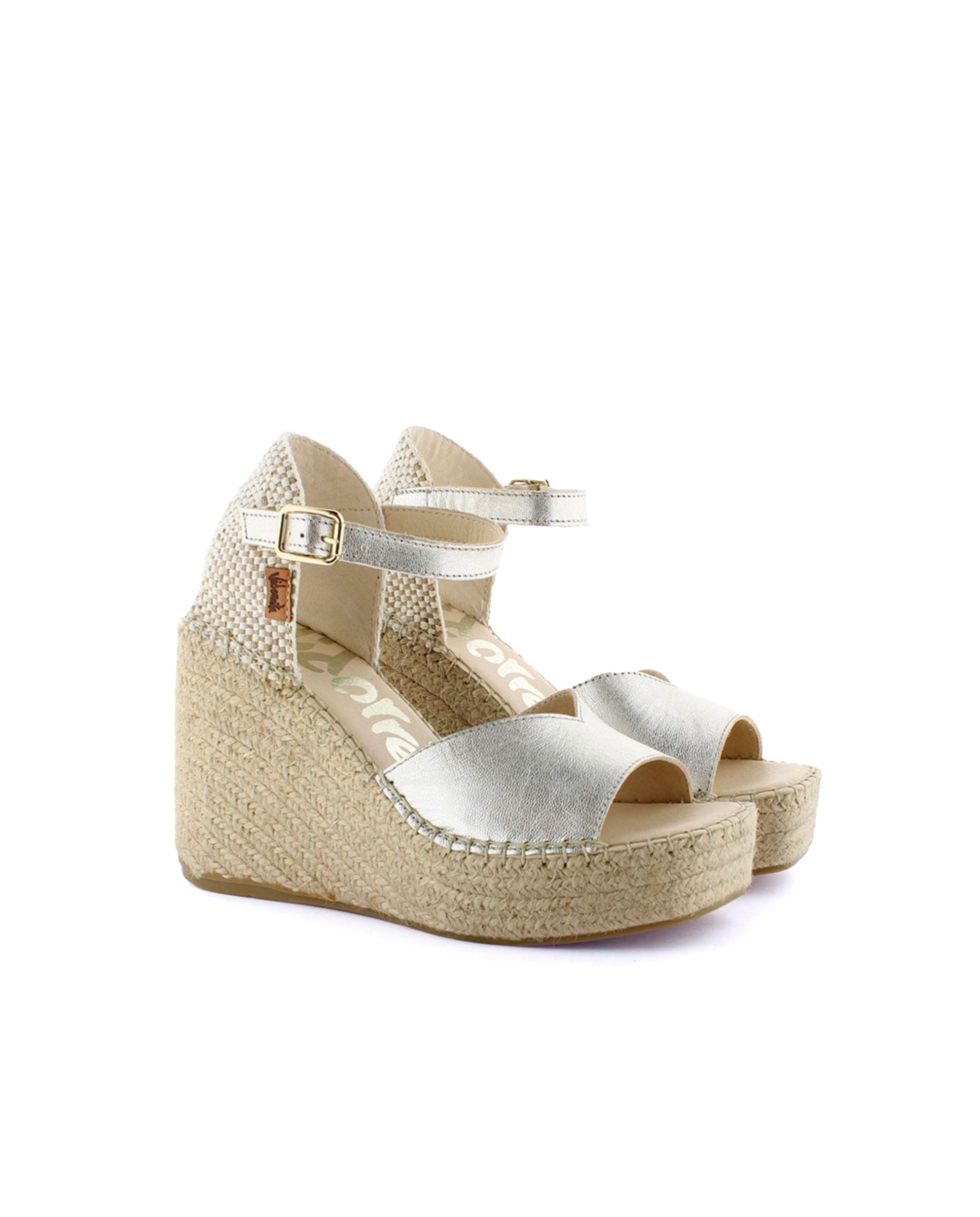 Sandalia traba en napa metal perla Monet