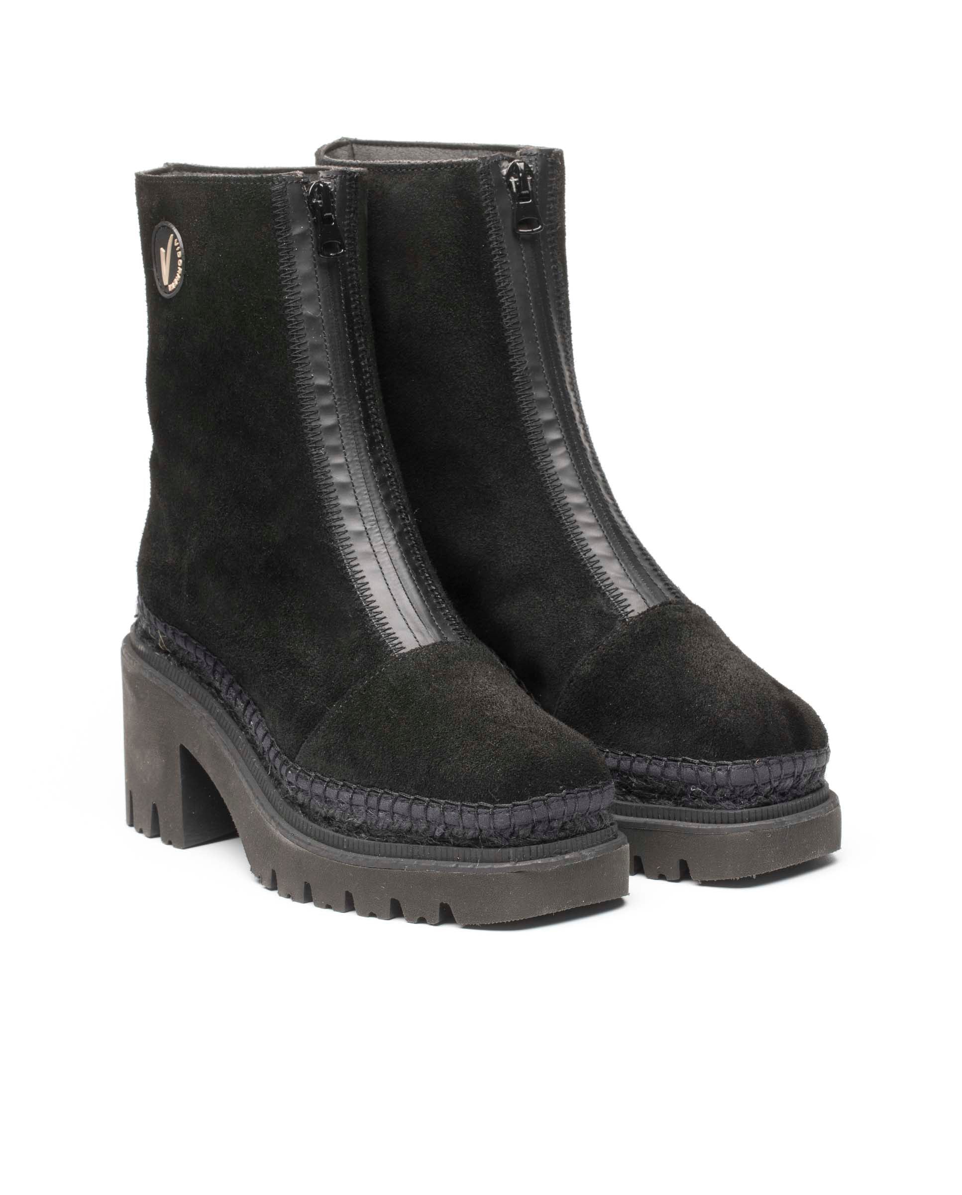Panteta black suede boot