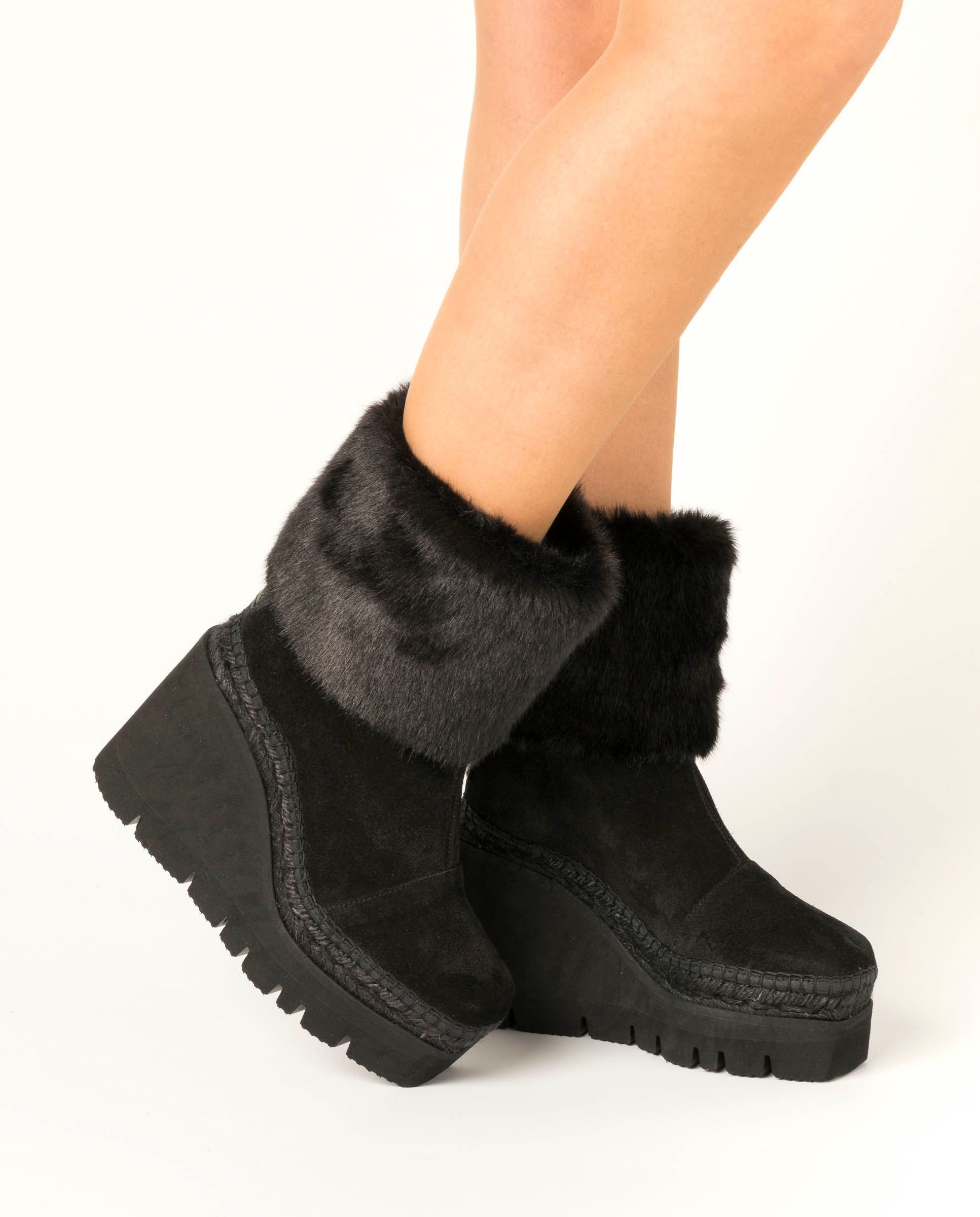 Black suede fur boot Puma