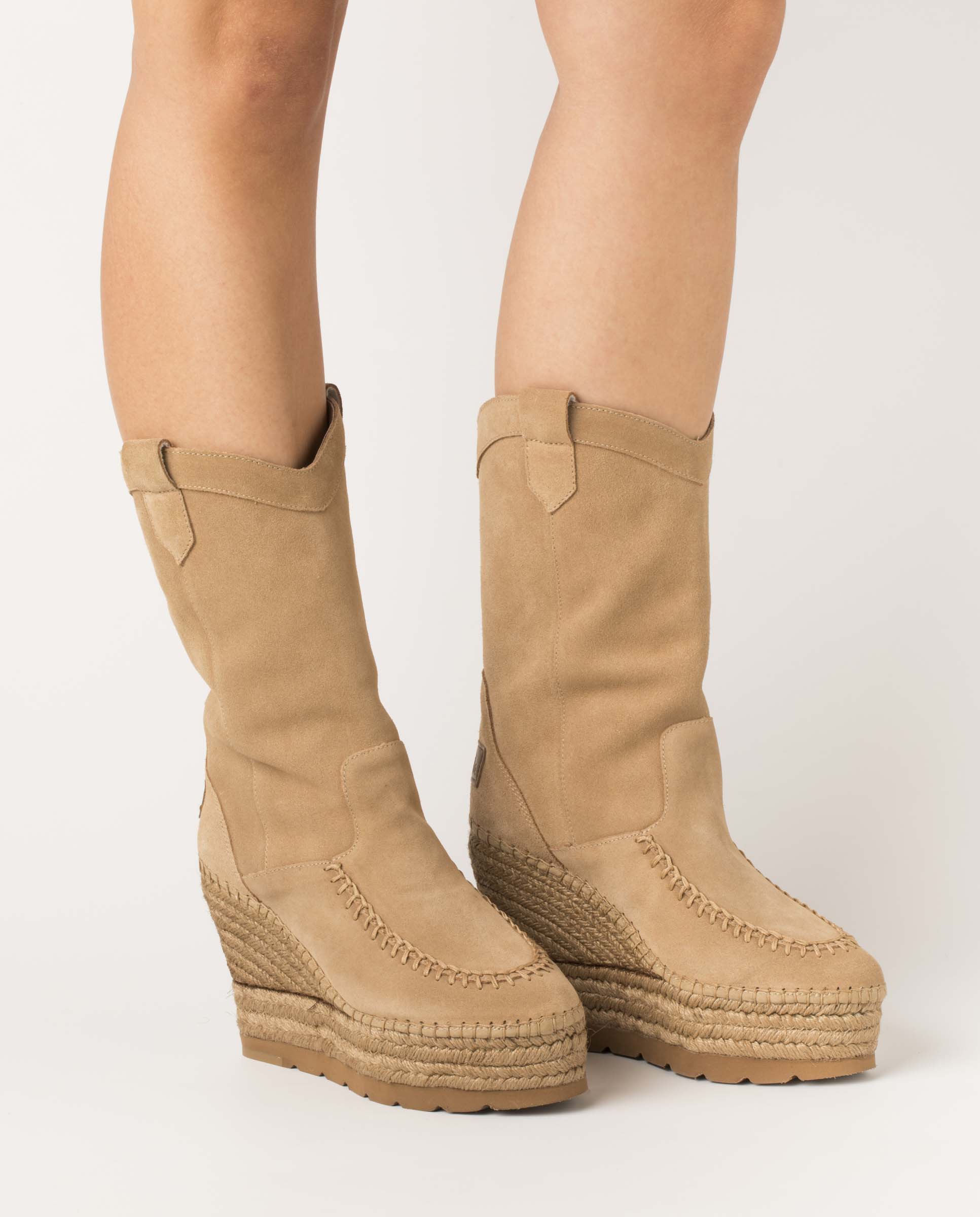Cowboy boot in nude suede Tilo 7