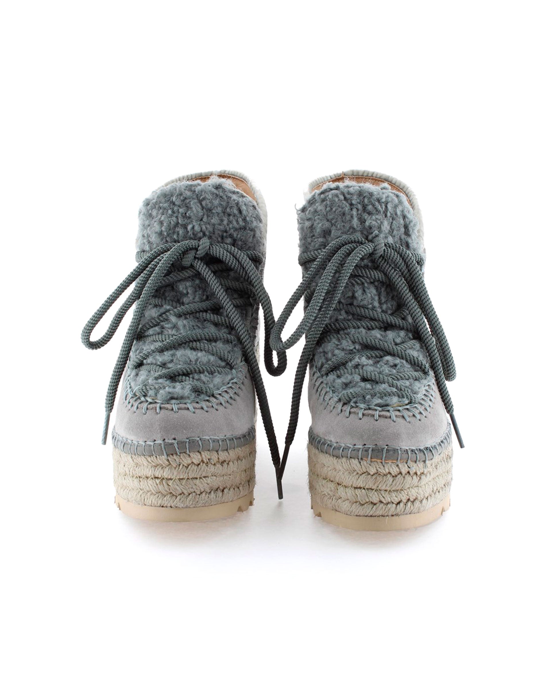 Low sheepskin boot in Crete grey suede