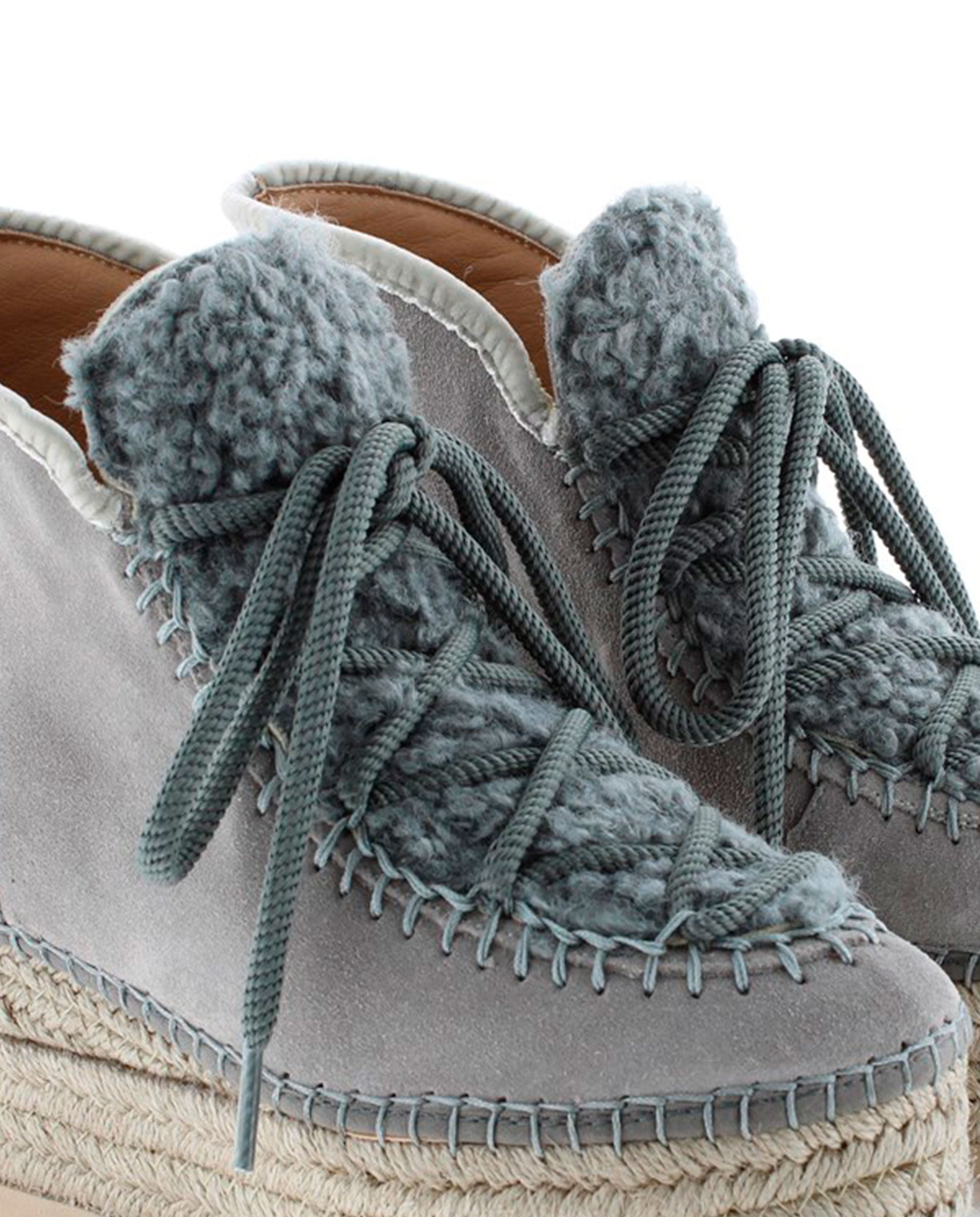 Low sheepskin boot in Crete grey suede