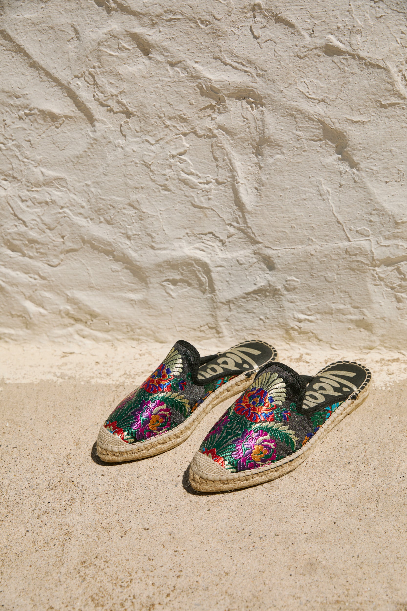 Black Korela slipper
