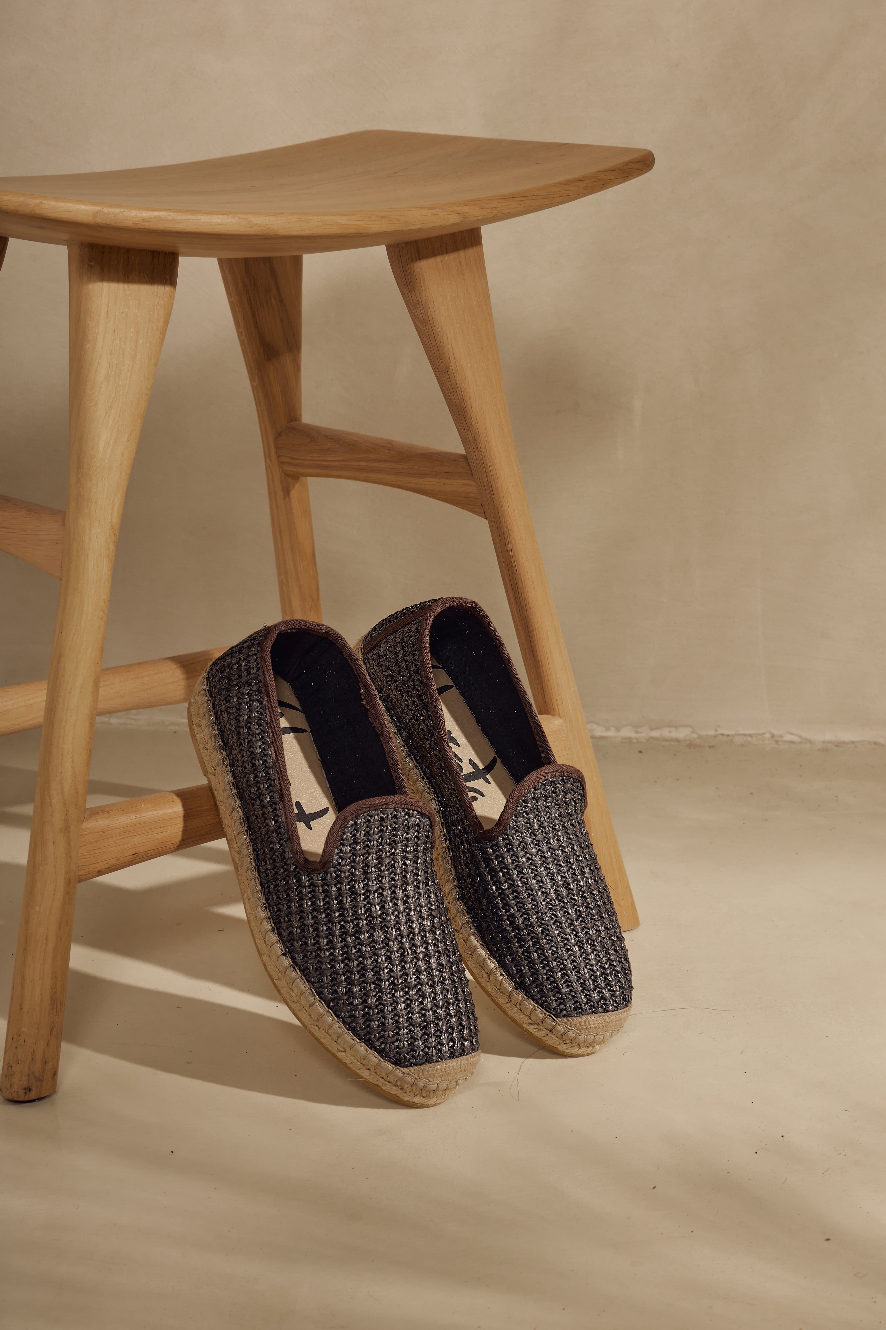 Slipper rafia nudos chocolate Borneo