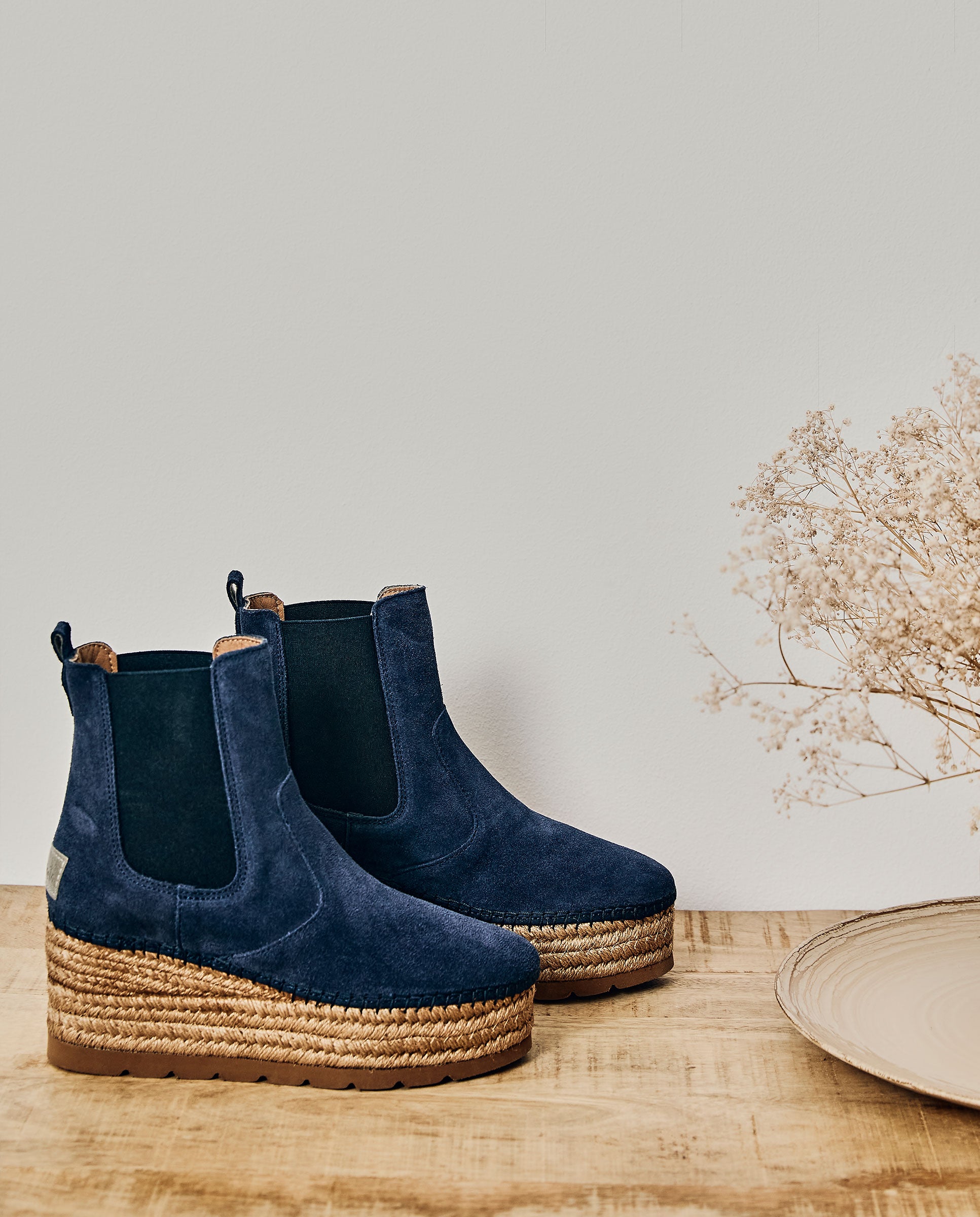 Chelsea boot in Crete marine suede