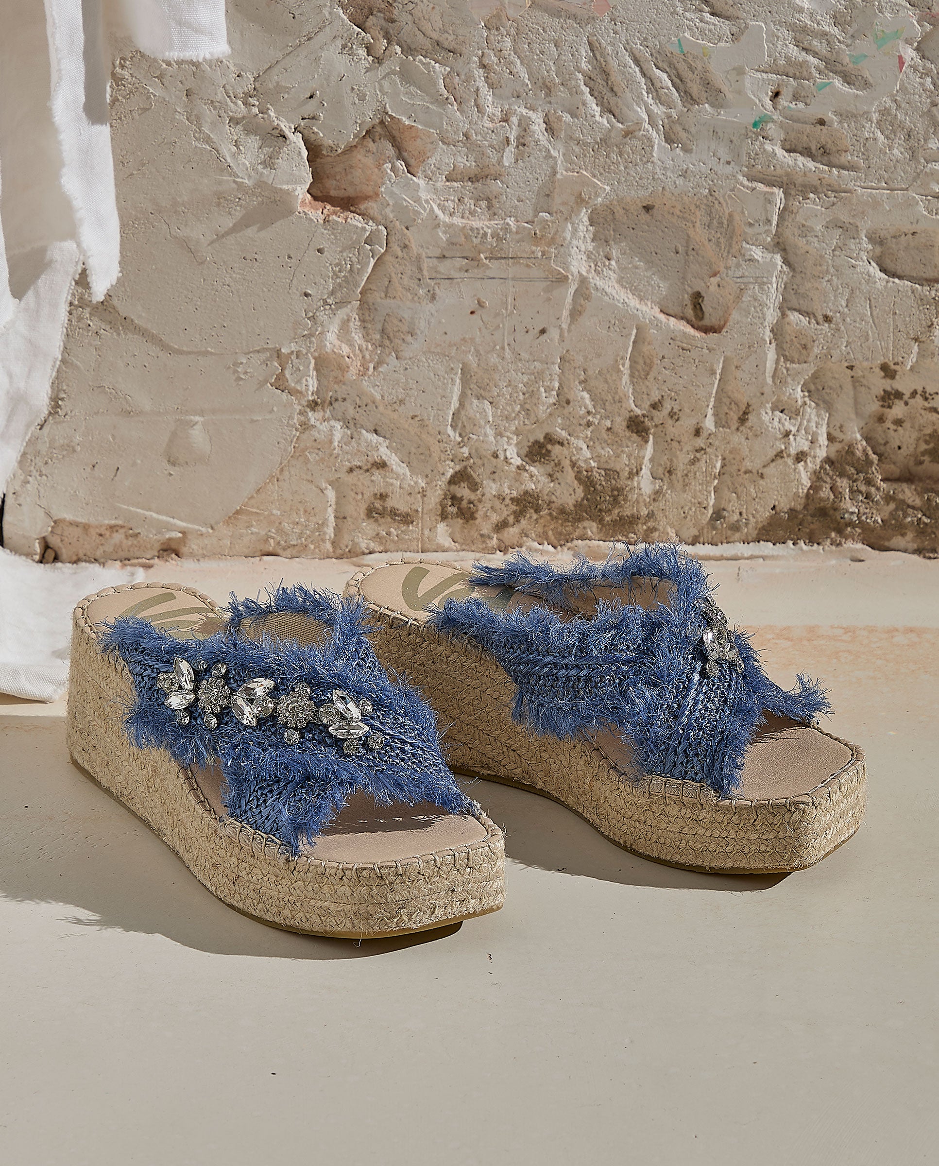 Zueco cruzado en rafia cristal jeans Vinci