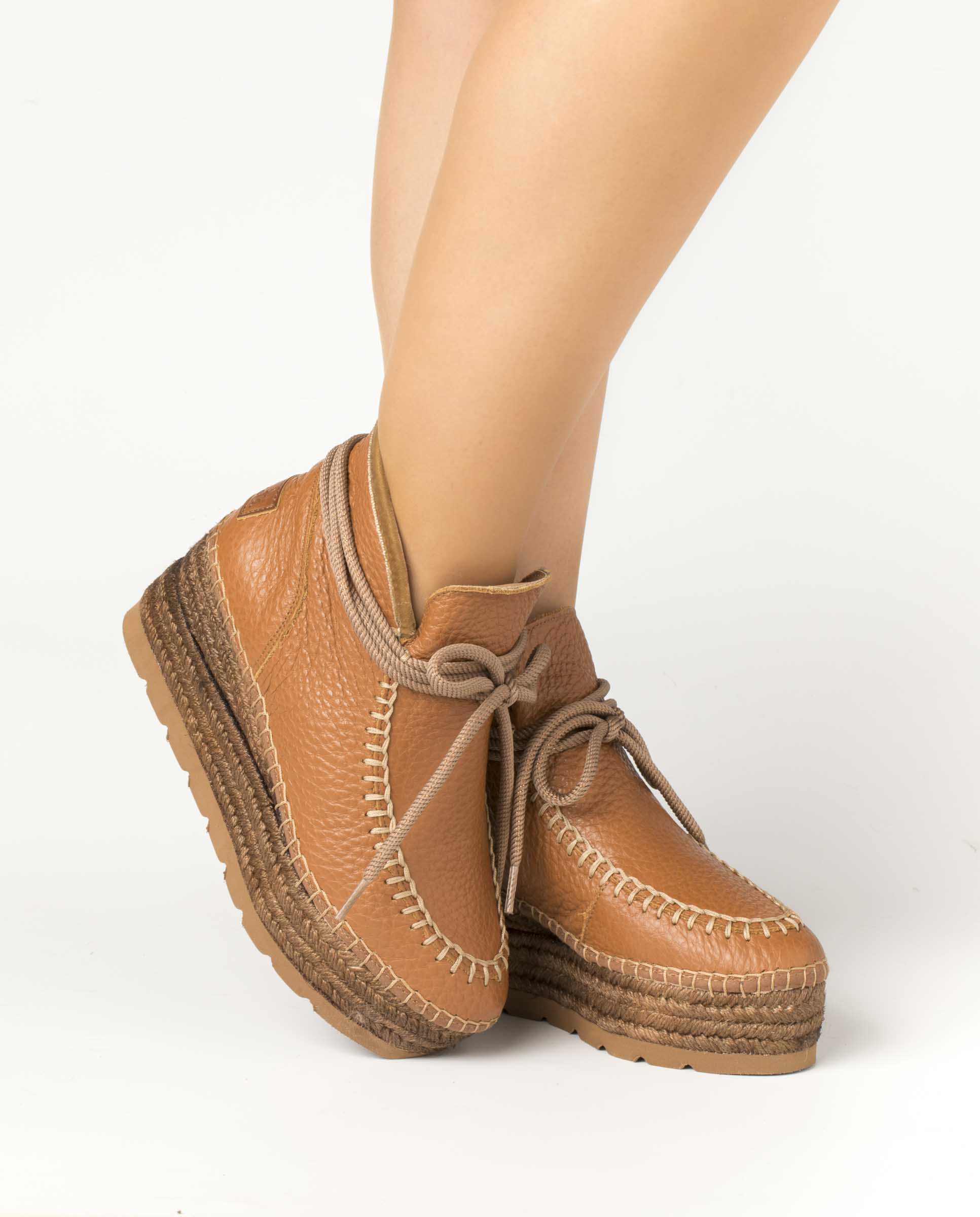 Low boot in camel Crete bost