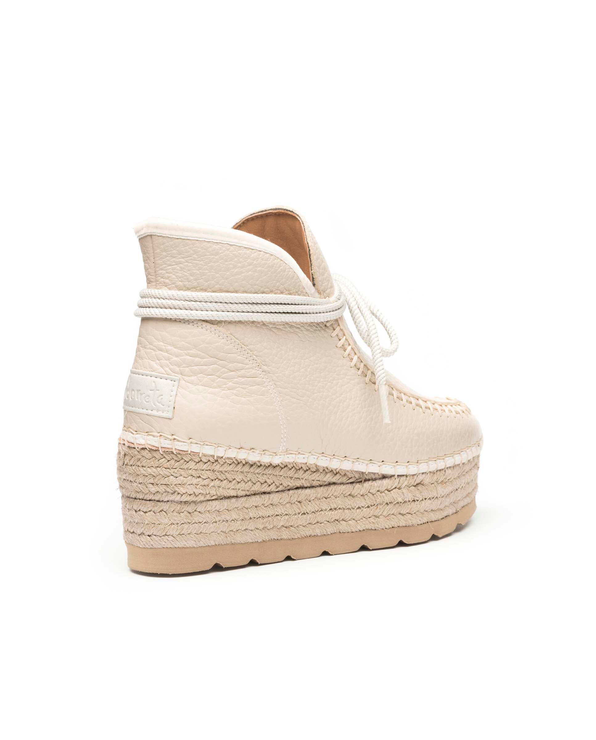 Low boot in raw Crete bost