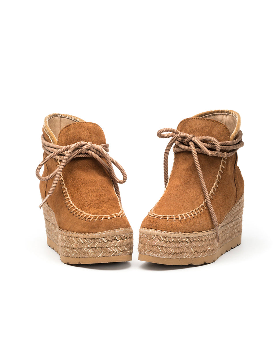 Bota baja en serraje camel Creta