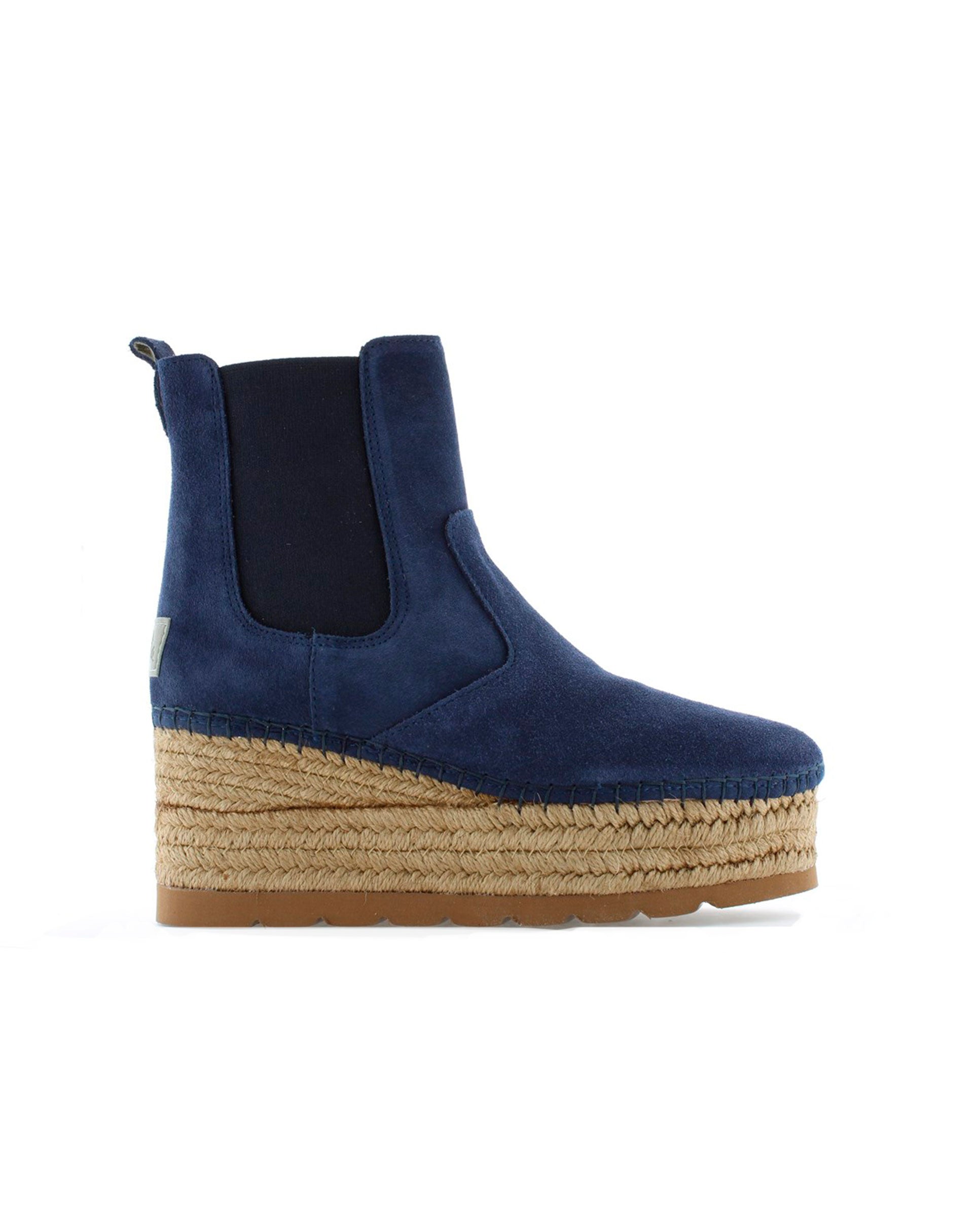 Chelsea boot in Crete marine suede