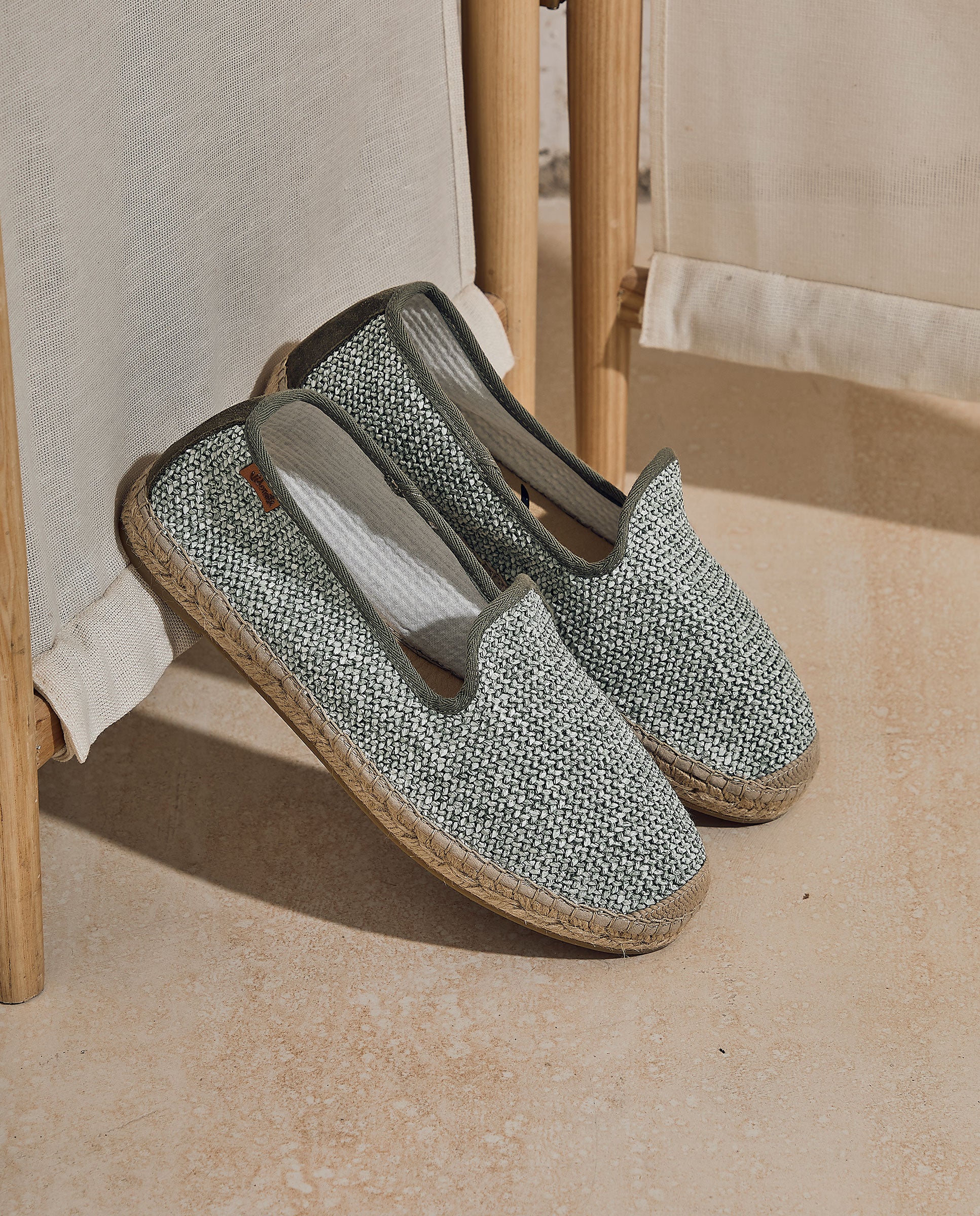Slipper en rafia trenza verde Borneo